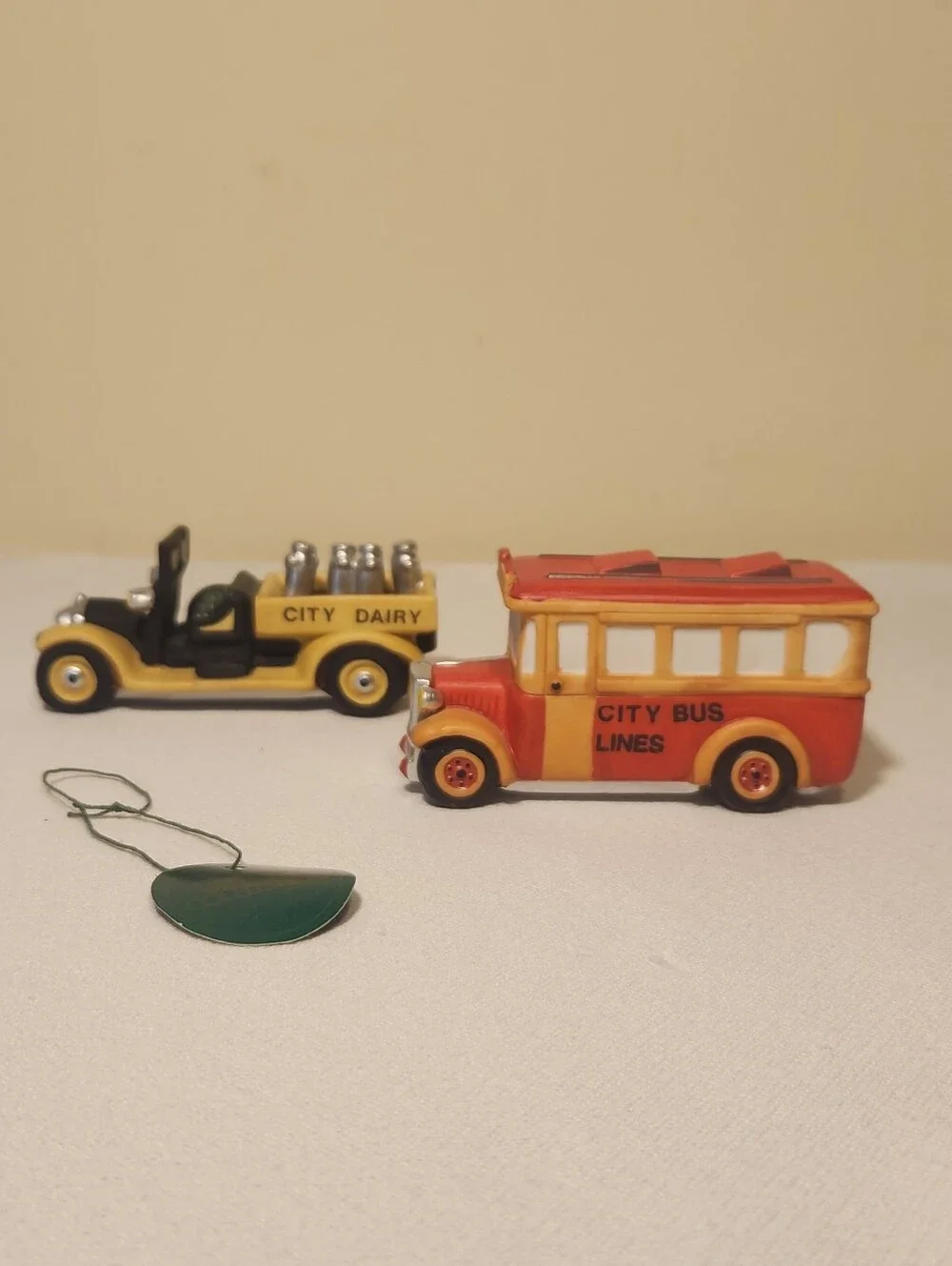 Dept 56 Heritage Village Transport City Bus & Dairy Truck #5983-8 In Box Retired